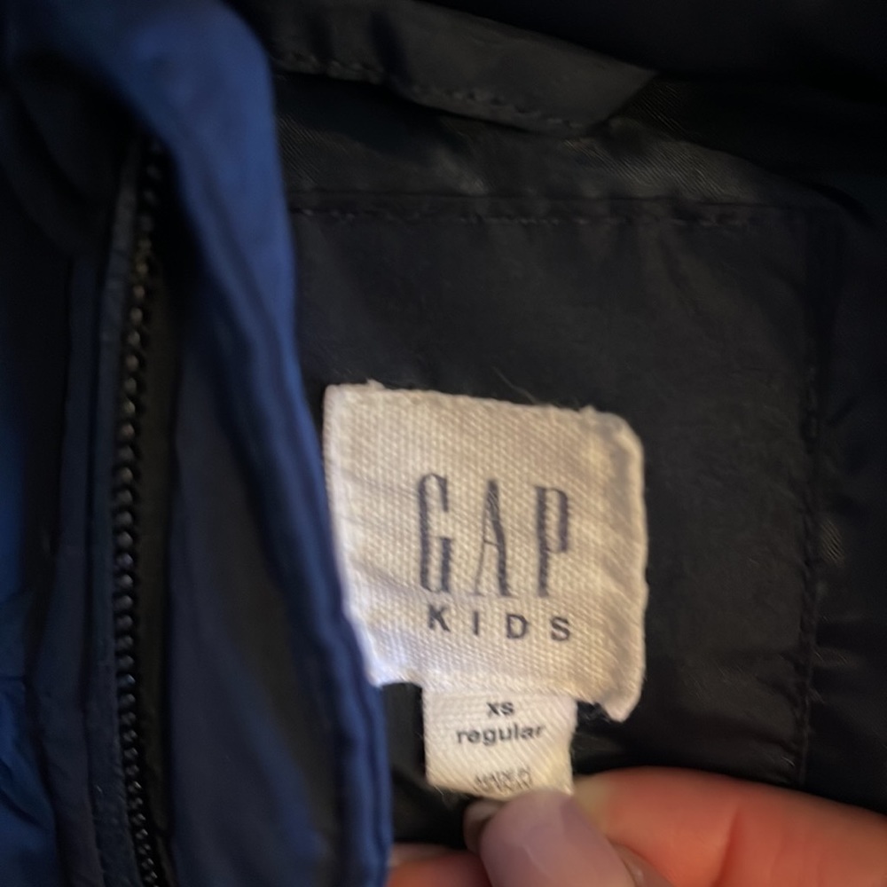 GAP - Picture 2 of 3